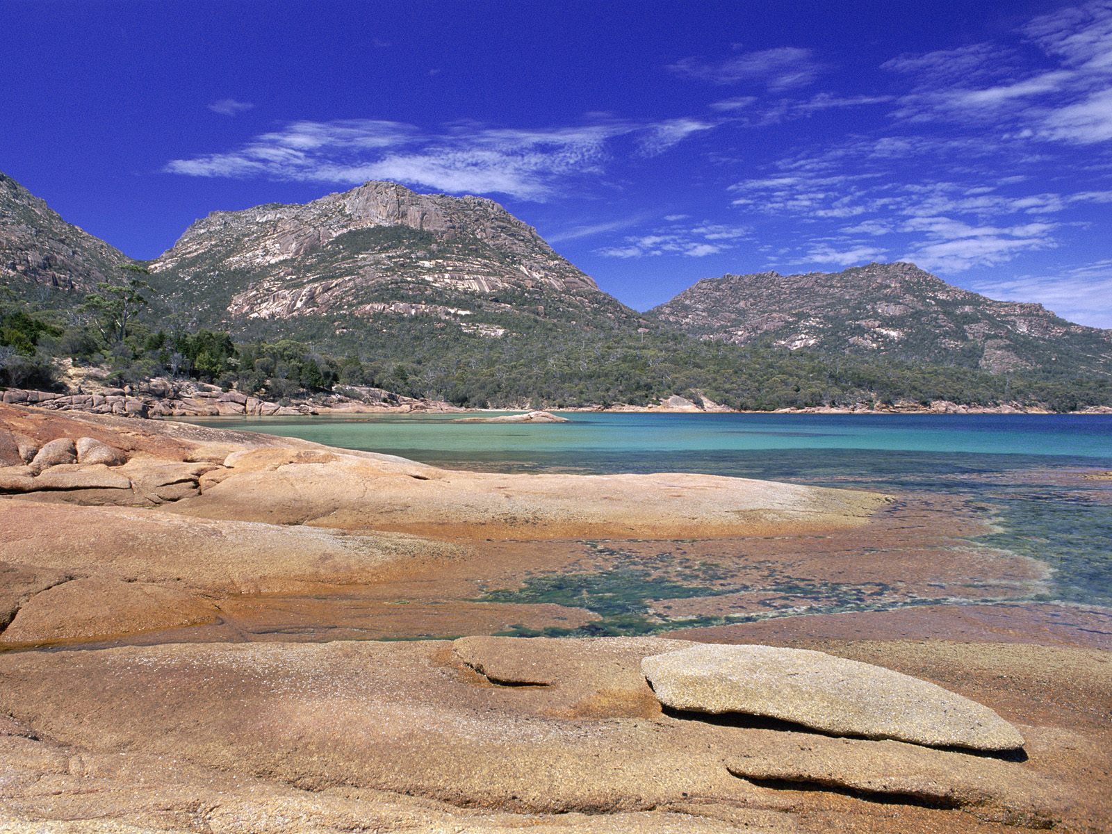 Honeymoon Bay, Hazards Mountains Reserve, Freycinet National Park, Tasmania HD Wallpaper