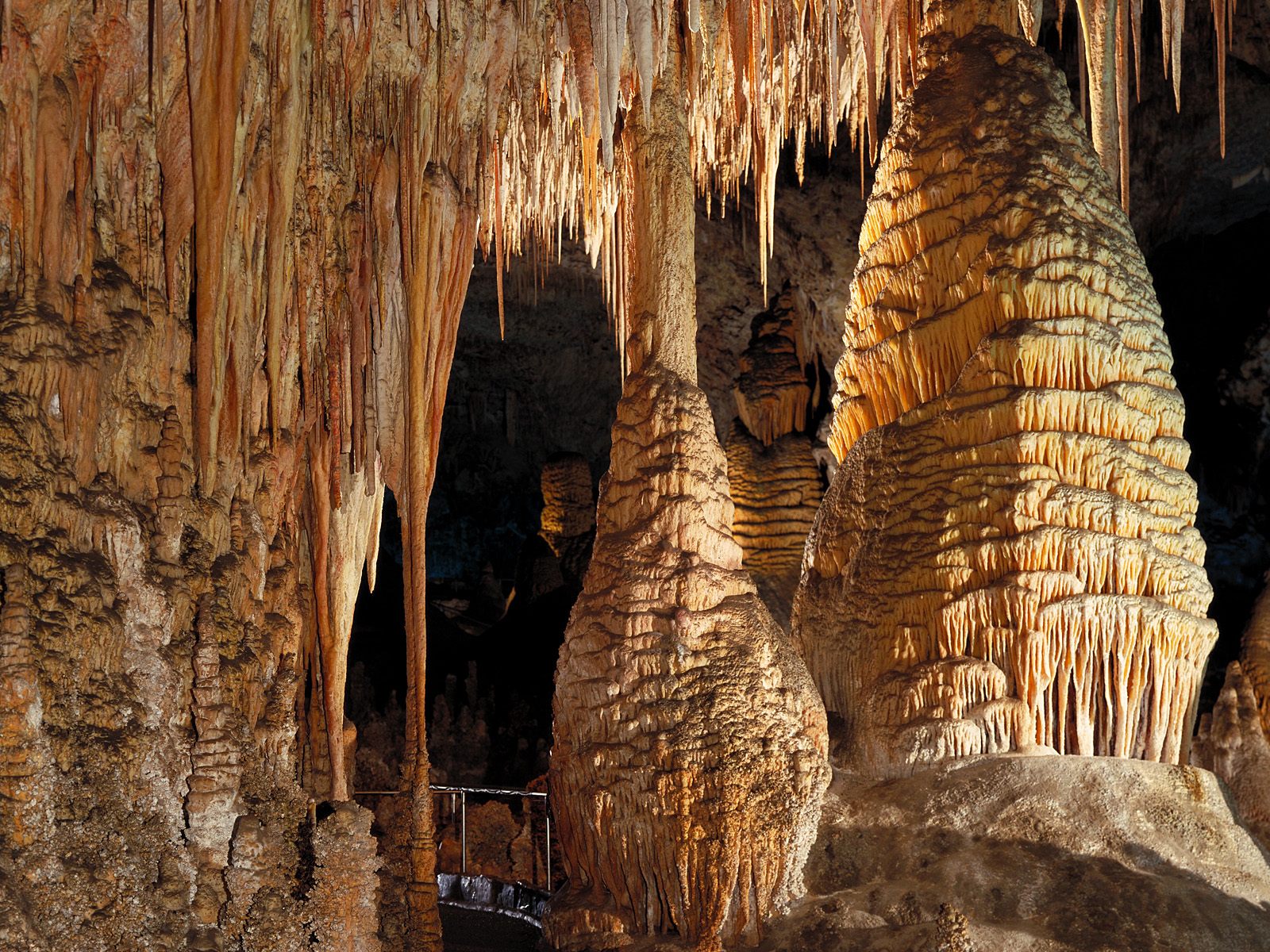 Temple of the Sun, Carlsbad Caverns National Park, New Mexico HD Wallpaper
